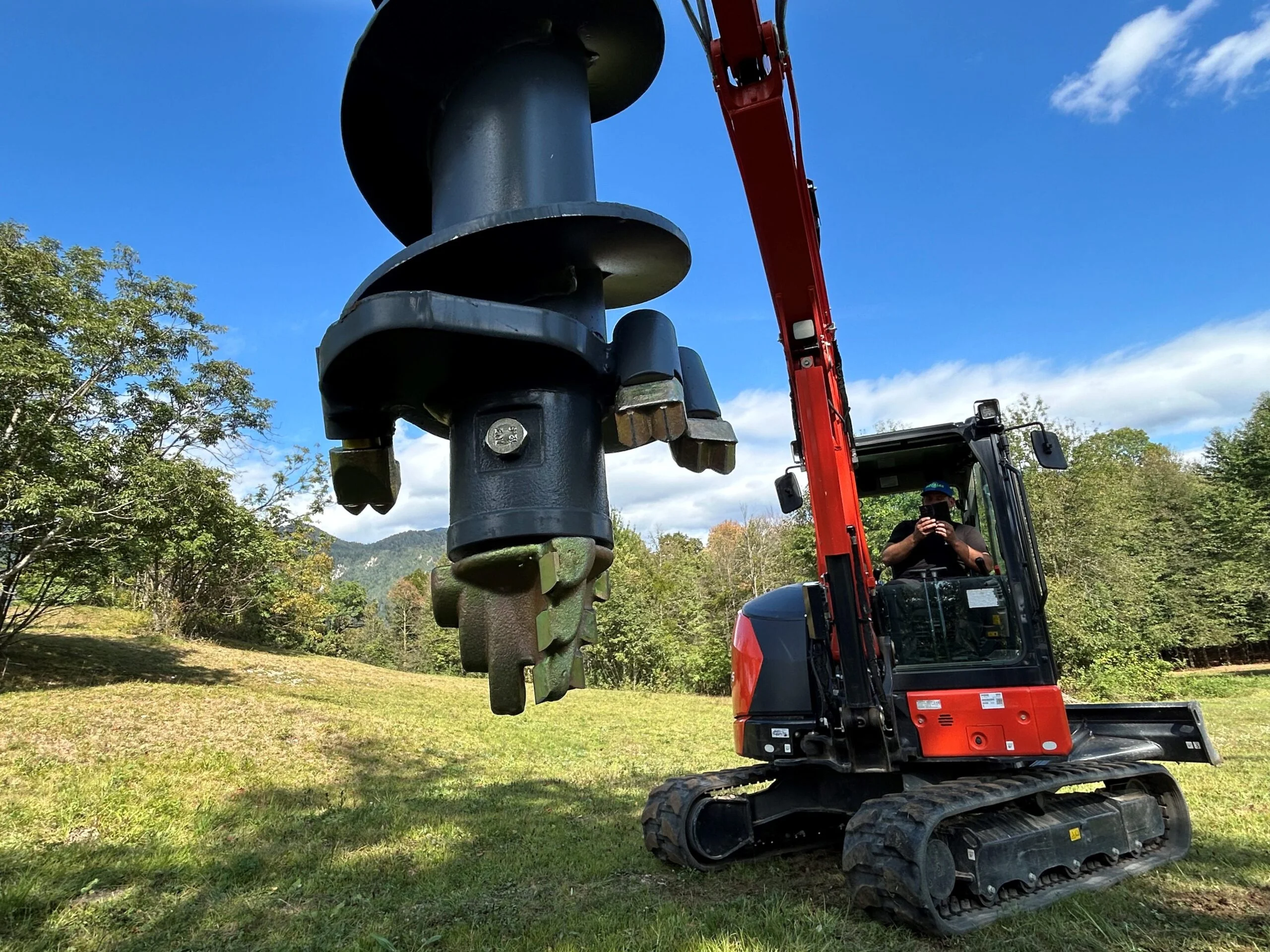auger-drill-on-excavator