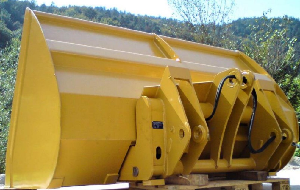 high-dump-bucket-loader High dump bucket attachment for front loader
